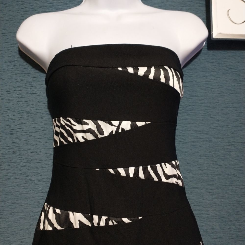 Snap stretchy strapless minidress size small - Picture 2 of 5